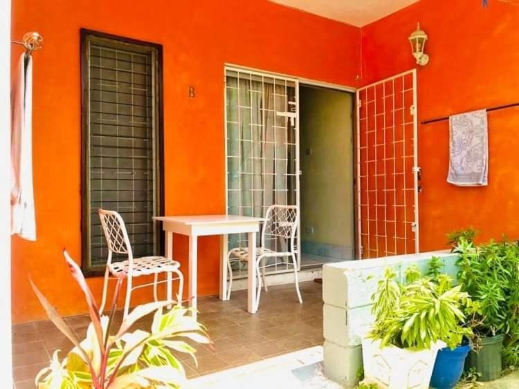 Ocean View Apartments Бриджтаун Екстериор снимка