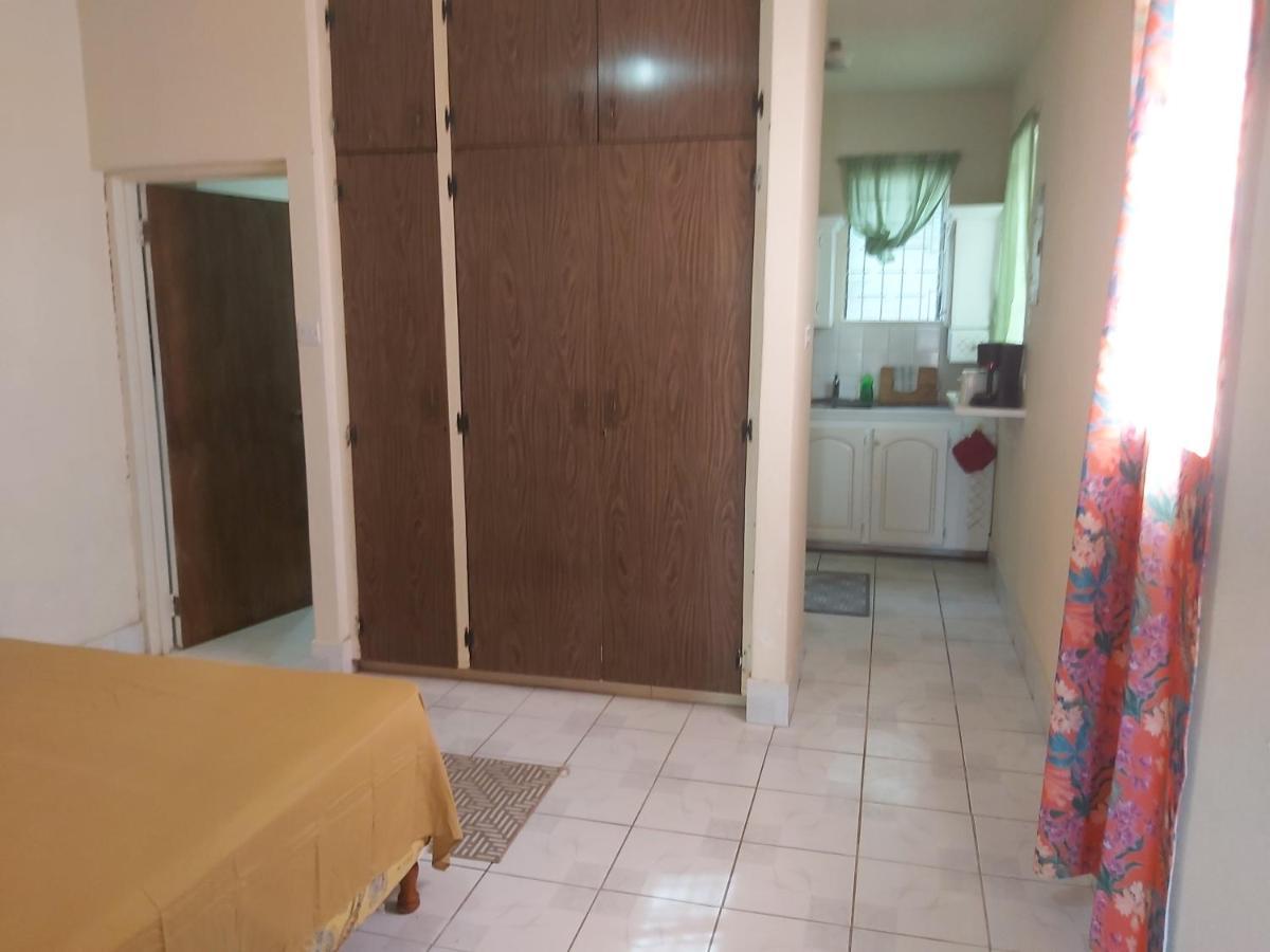 Ocean View Apartments Бриджтаун Екстериор снимка