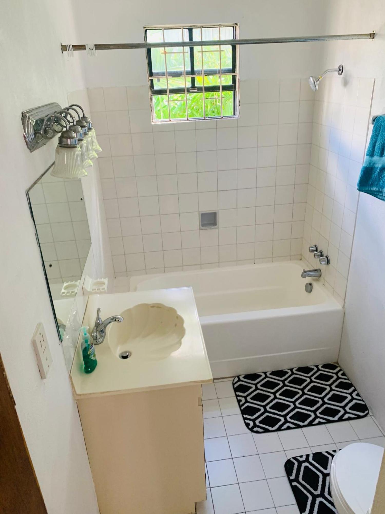 Ocean View Apartments Бриджтаун Екстериор снимка