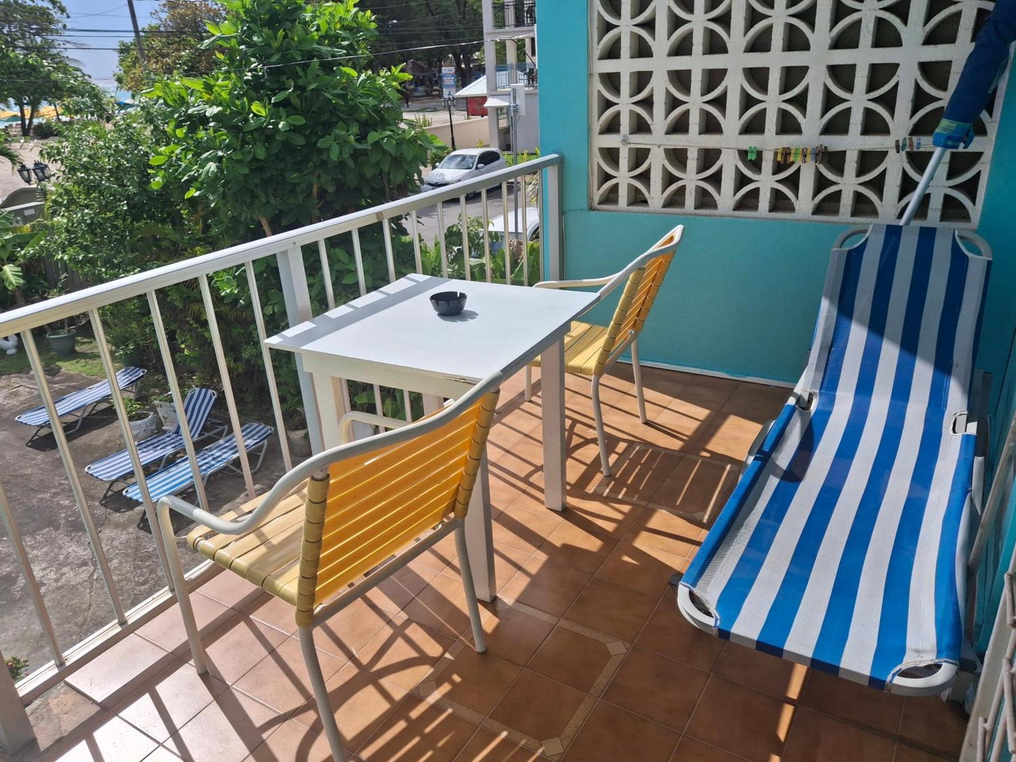 Ocean View Apartments Бриджтаун Екстериор снимка