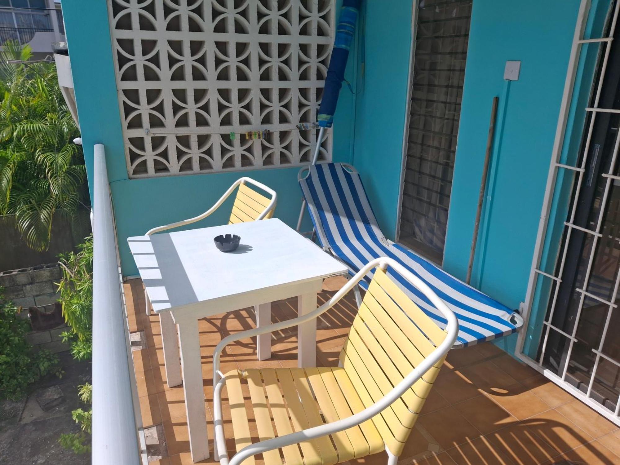 Ocean View Apartments Бриджтаун Екстериор снимка