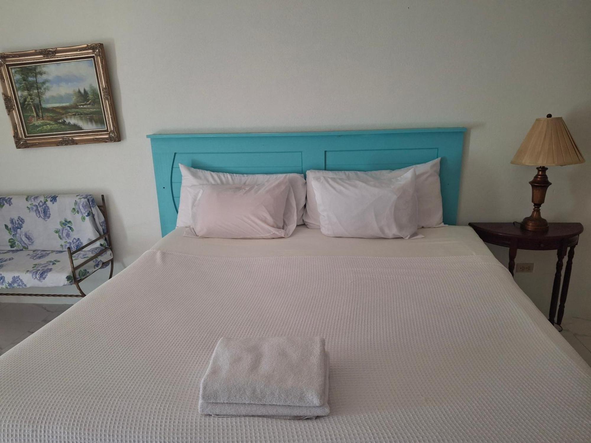 Ocean View Apartments Бриджтаун Екстериор снимка