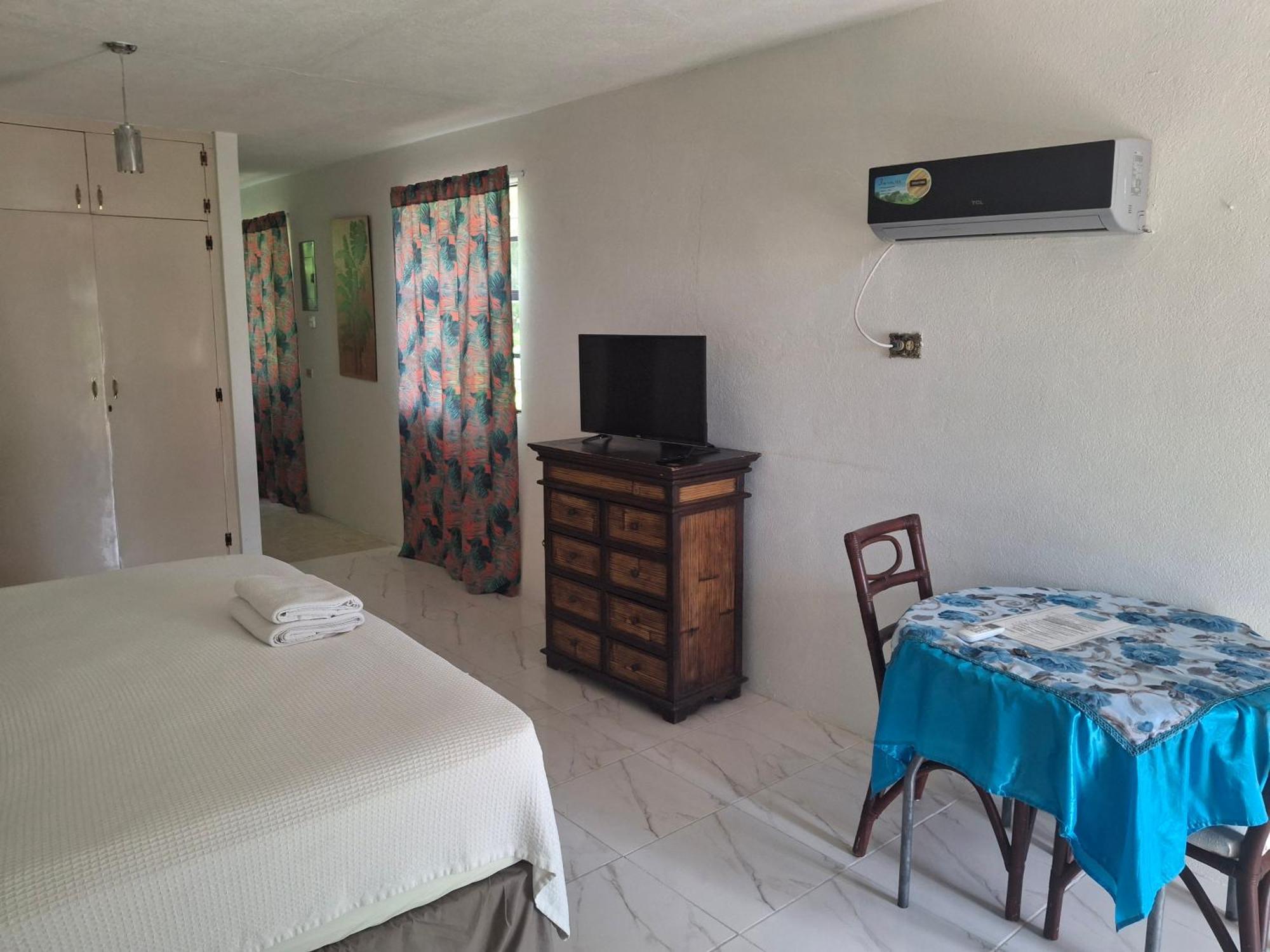Ocean View Apartments Бриджтаун Екстериор снимка